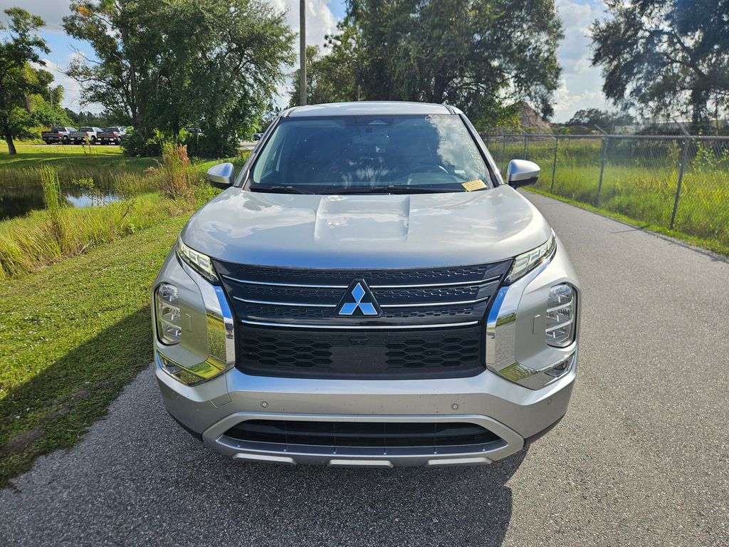 Thumbnail: 2024 Mitsubishi Outlander - 8