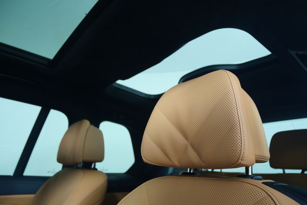 2025 BMW X7 xDrive40i 17