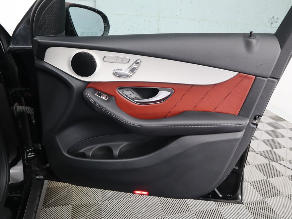 Thumbnail: 2022 Mercedes-Benz GLC - 25