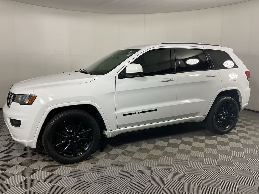 Bright White Clearcoat 2018 Jeep Grand Cherokee Altitude 4WD SUV / Crossover Four-Wheel Drive 8-Speed Automatic