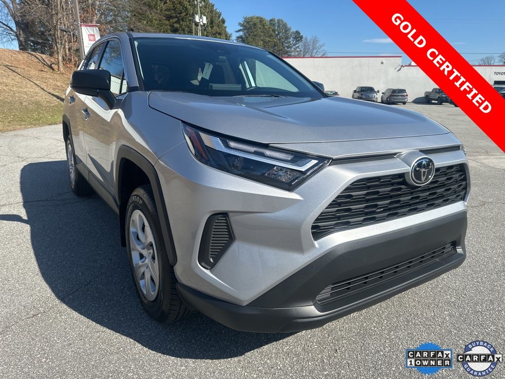 2025 Toyota RAV4 LE FWD