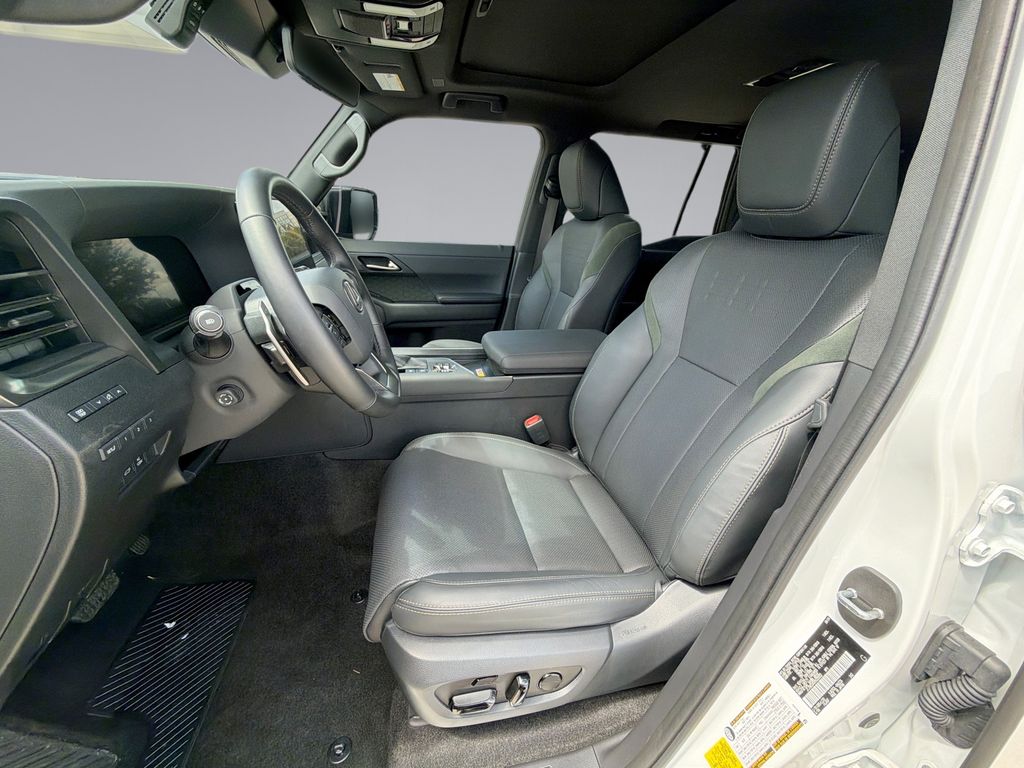Thumbnail: 2024 Lexus GX - 30