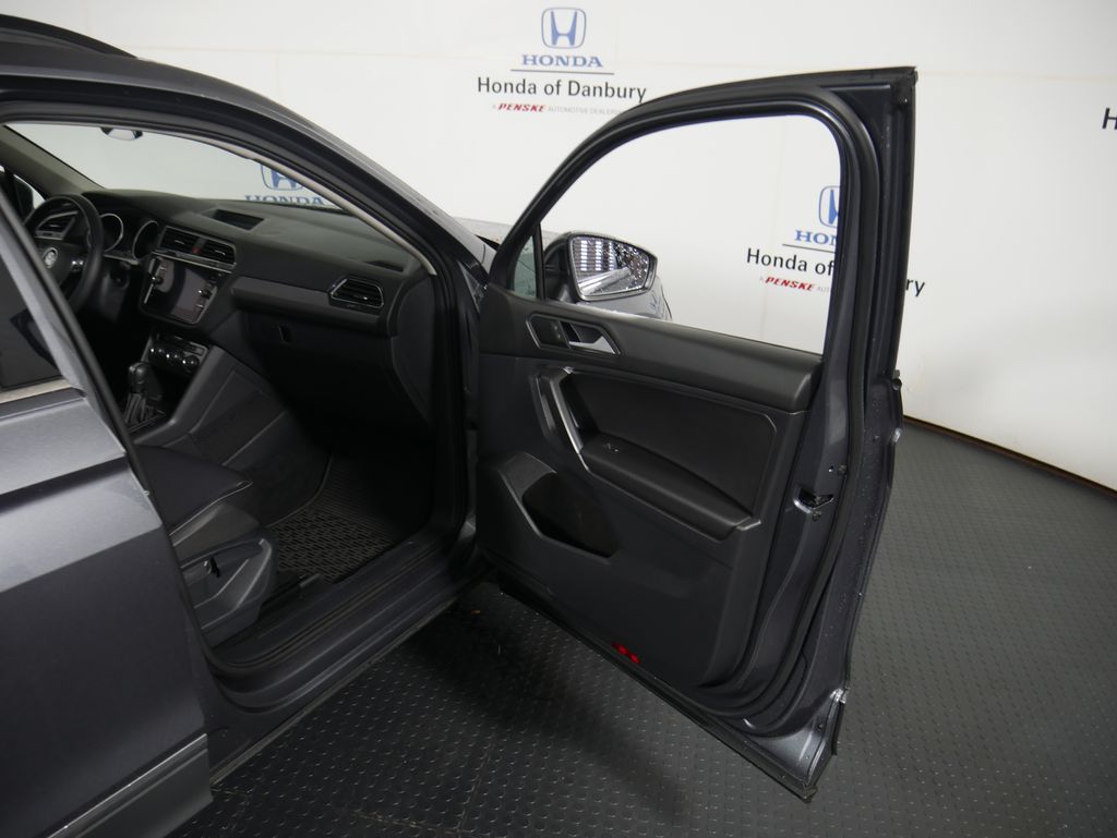 Thumbnail: 2021 Volkswagen Tiguan - 7