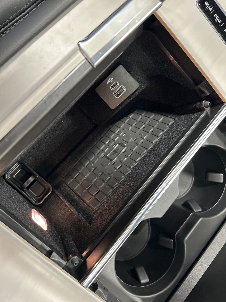 new 2025 Lincoln Navigator car, priced at $100,022