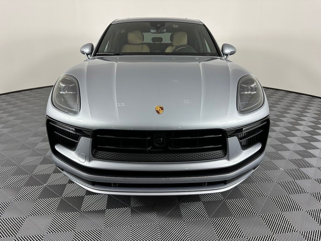 Thumbnail: 2026 Porsche Macan - 8