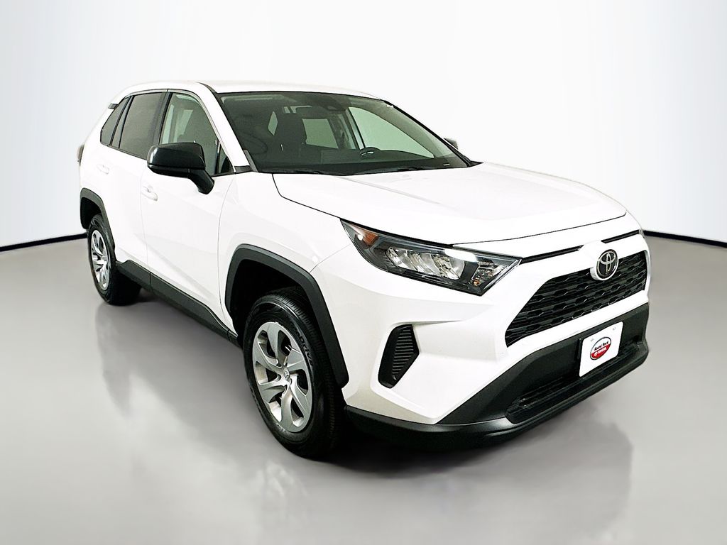 2022 Toyota RAV4 LE 3