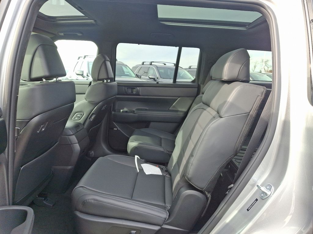 Thumbnail: 2025 Hyundai Santa Fe - 5