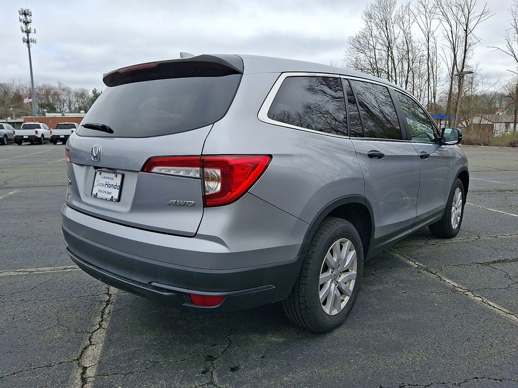 View vehicle photo 6