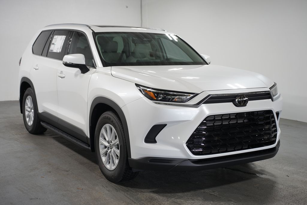2025 Toyota Grand Highlander XLE 3
