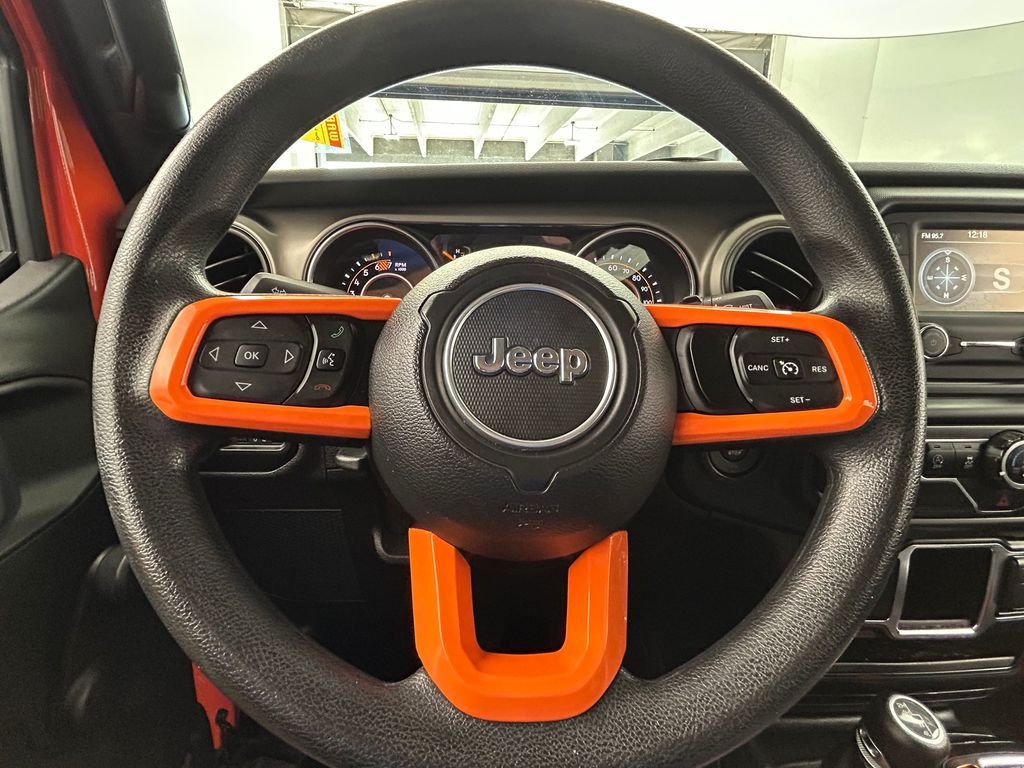 Used 2018 Punkn Metallic Clearcoat Jeep Unlimited Sport image 31