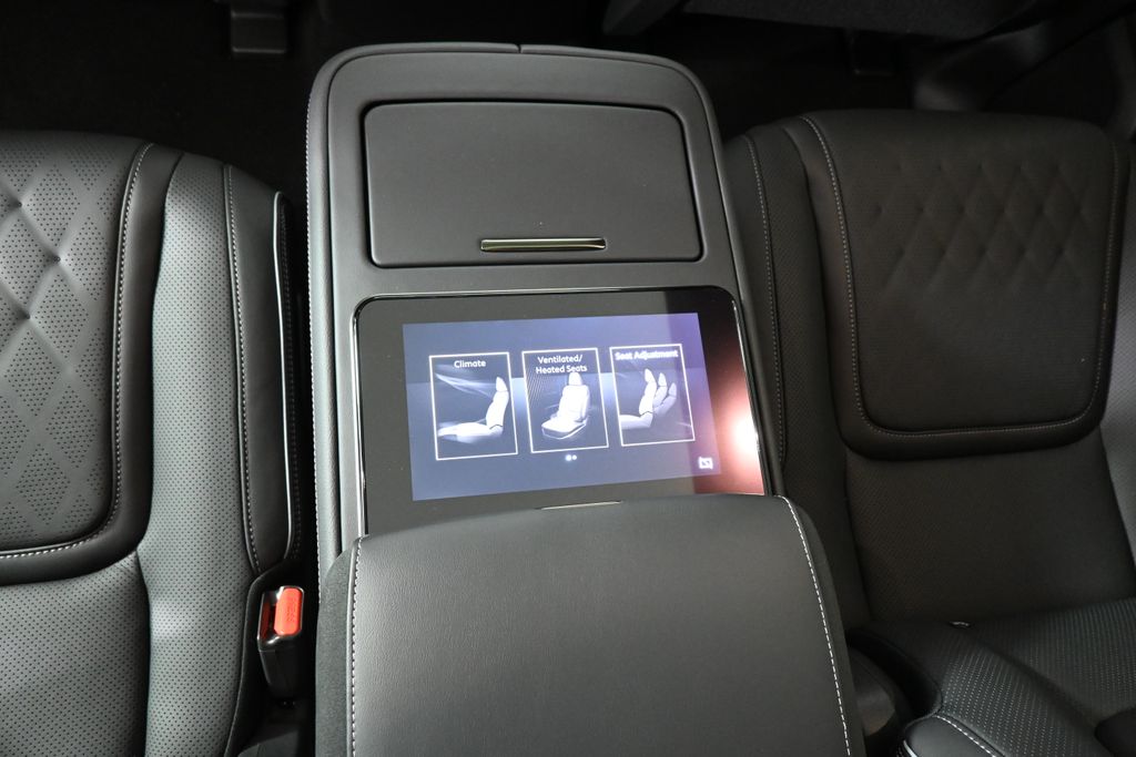 Thumbnail: 2026 INFINITI QX80 - 30