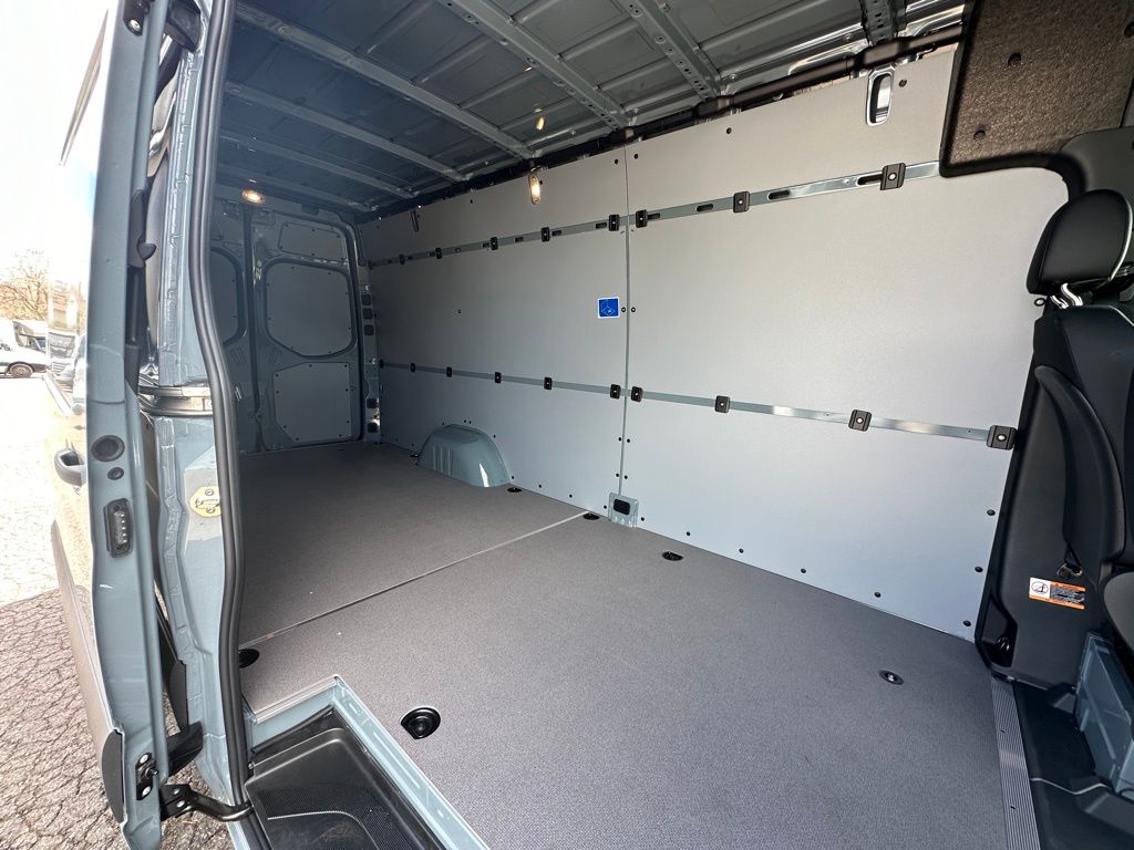 2024 Mercedes-Benz Sprinter 2500 Cargo 170 WB 25