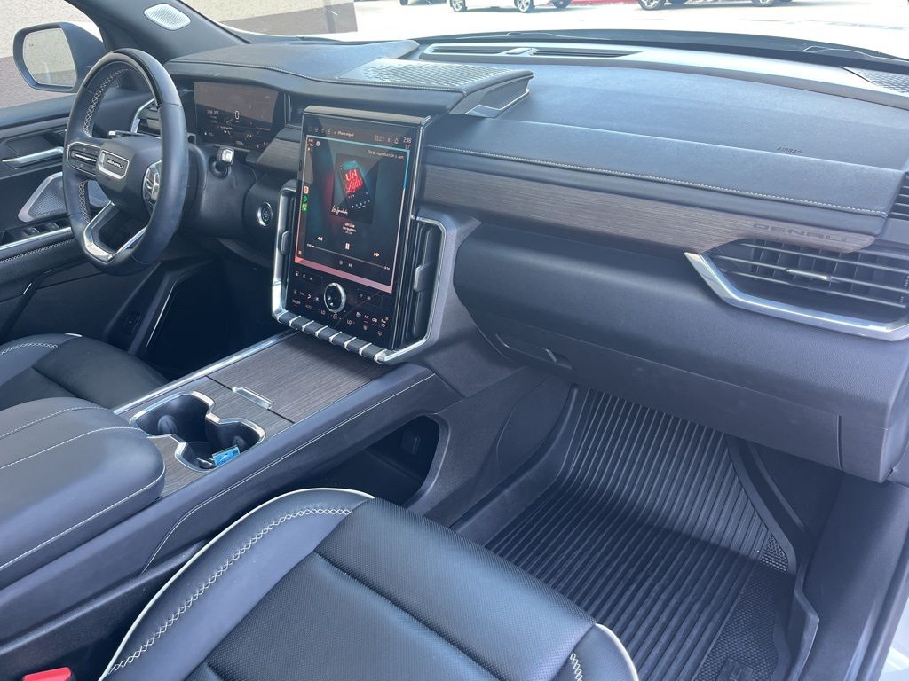 Thumbnail: 2025 GMC Acadia - 32