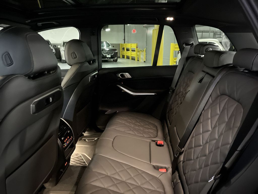 Thumbnail: 2026 BMW X5 - 23