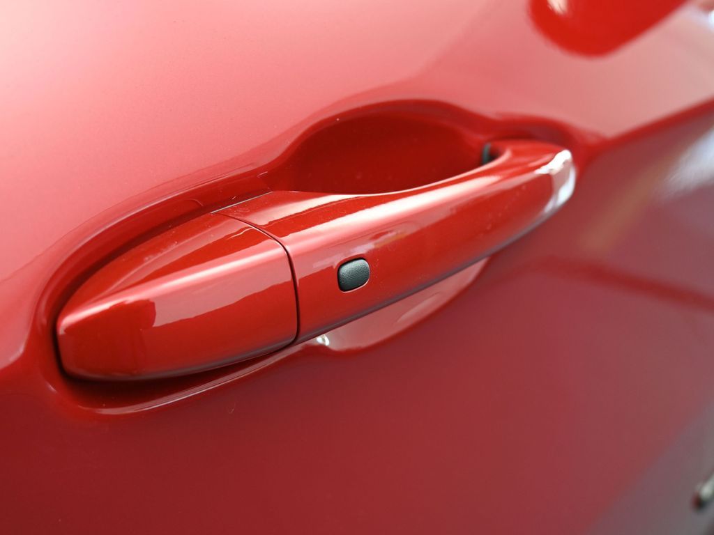 New 2026 Red Hot Pearlcoat Jeep Latitude image 34