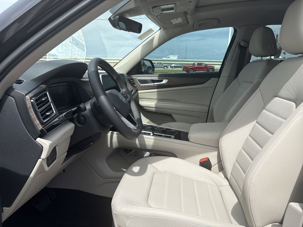 New 2025 Black Volkswagen 2.0T SEL image 13