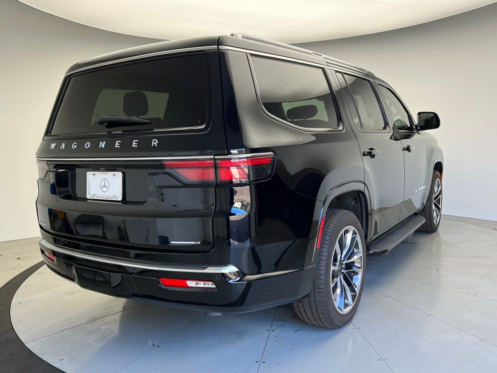 Thumbnail: 2023 Jeep Wagoneer - 3
