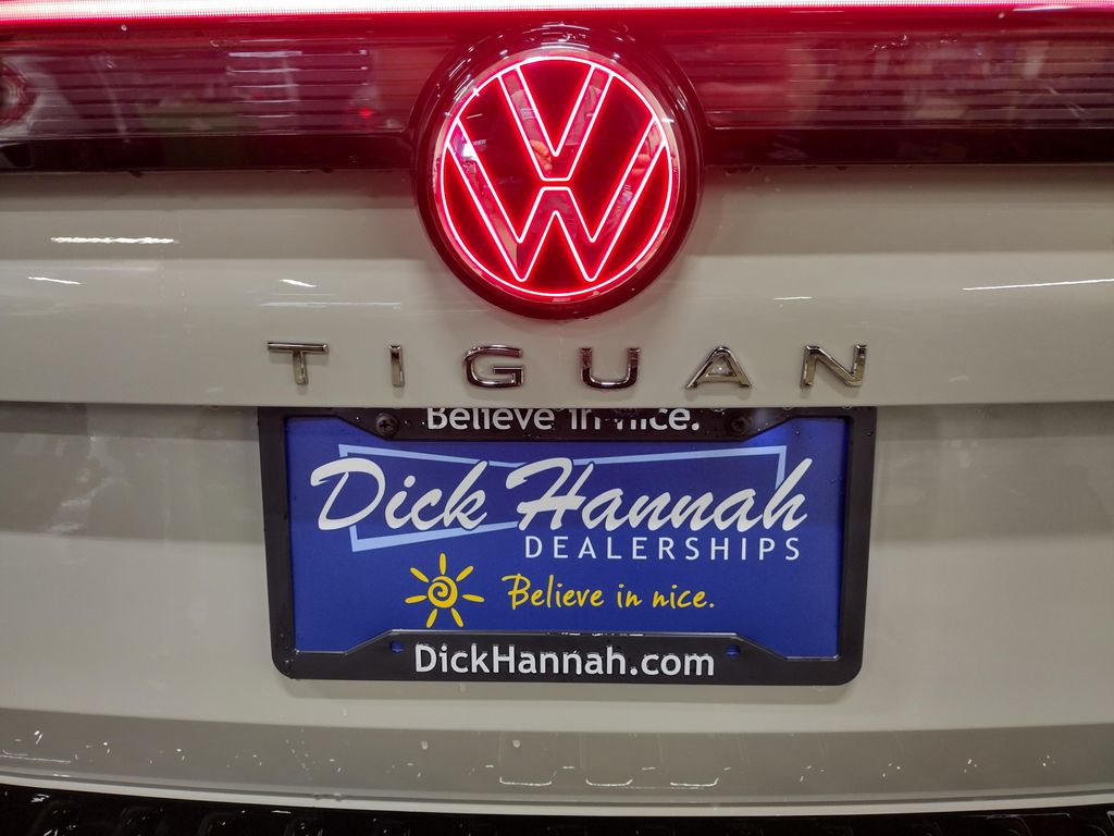 2025 Volkswagen Tiguan 2.0T SEL R-Line