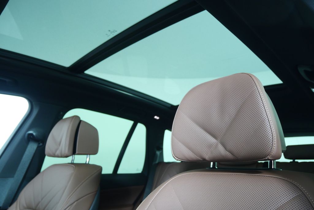 Thumbnail: 2026 BMW X5 - 12