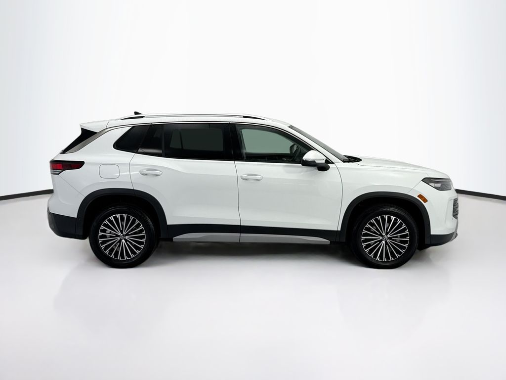 Thumbnail: 2025 Volkswagen Tiguan - 4