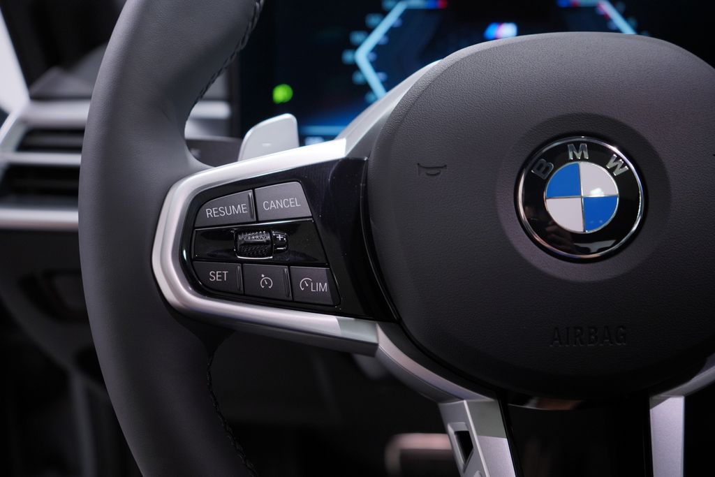 Thumbnail: 2025 BMW 3 Series - 20