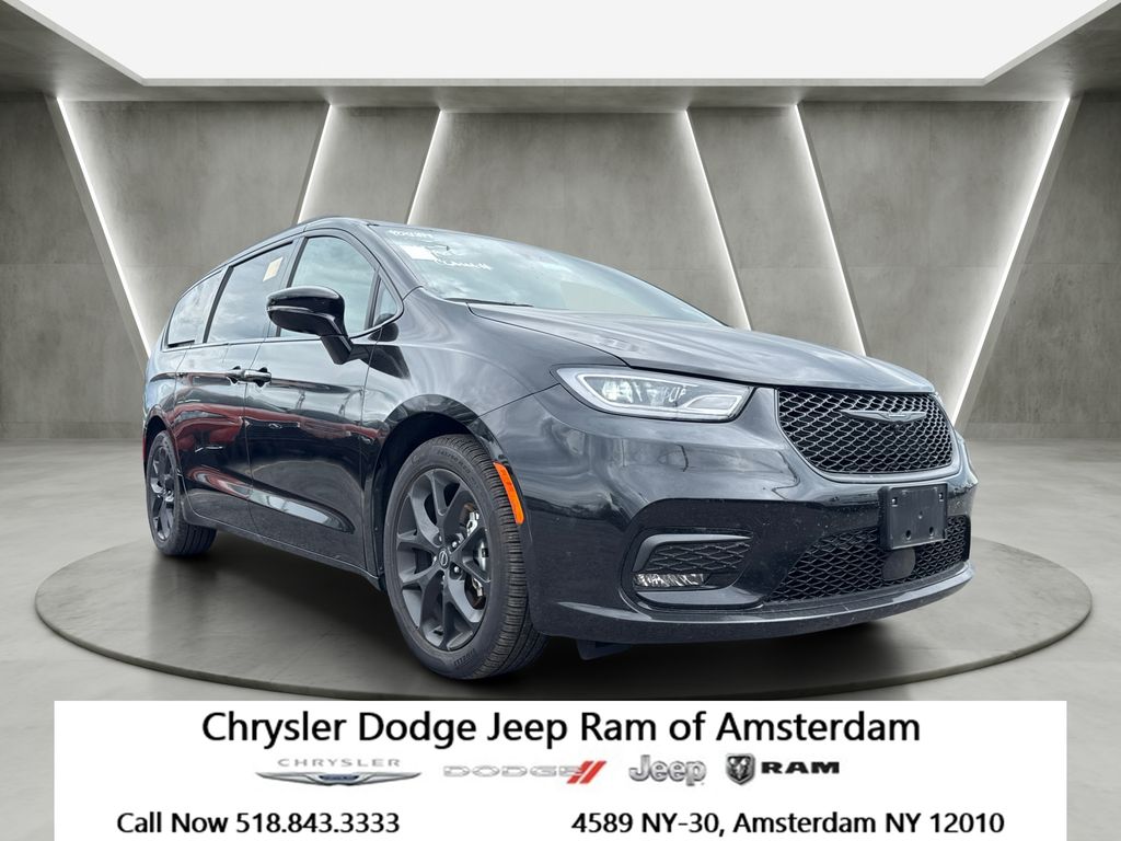 Diamond Black Crystal Pearlcoat 2026 Chrysler Pacifica Minivan Front-Wheel Drive 9-Speed Automatic