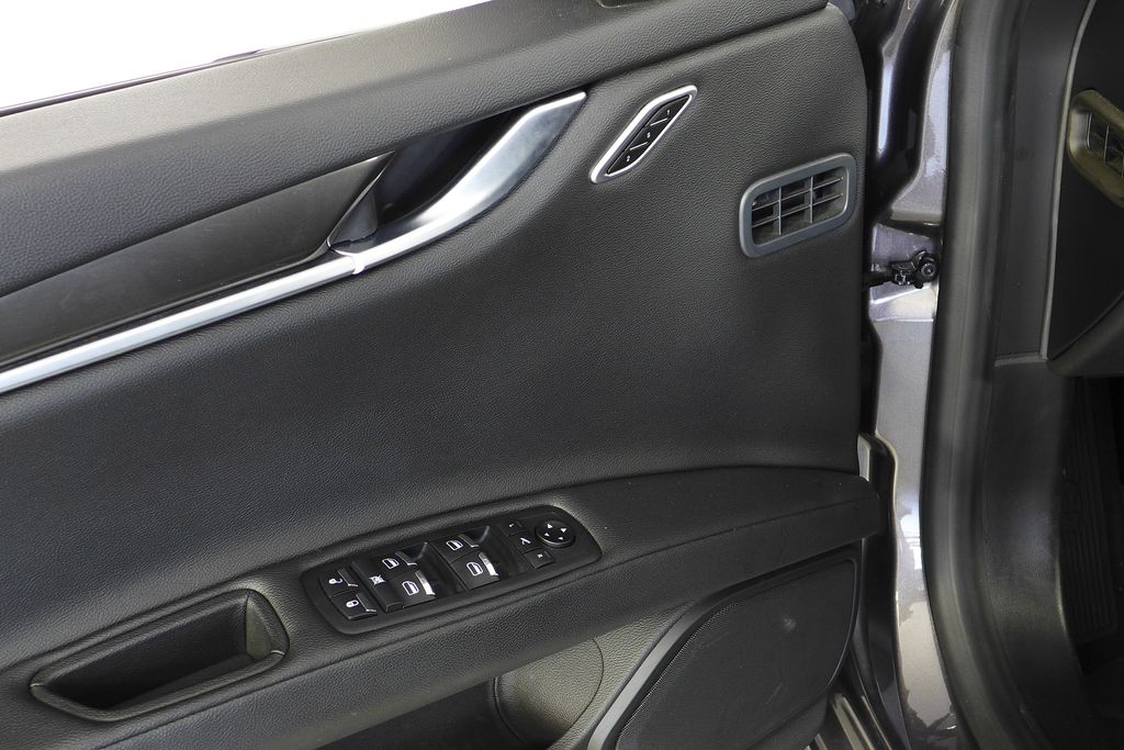 Thumbnail: 2020 Maserati Ghibli - 12