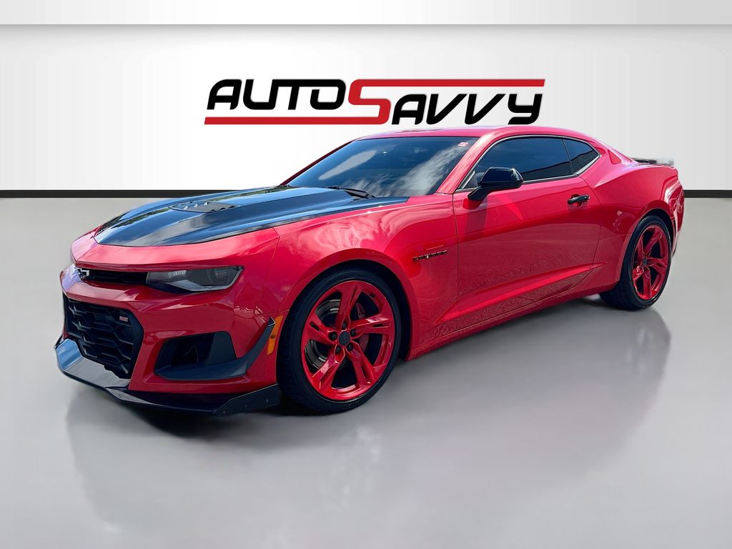 Used 2018 Red Chevrolet SS image 3