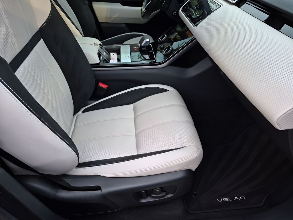 Used 2021  Land Rover P250 R-Dynamic S image 16