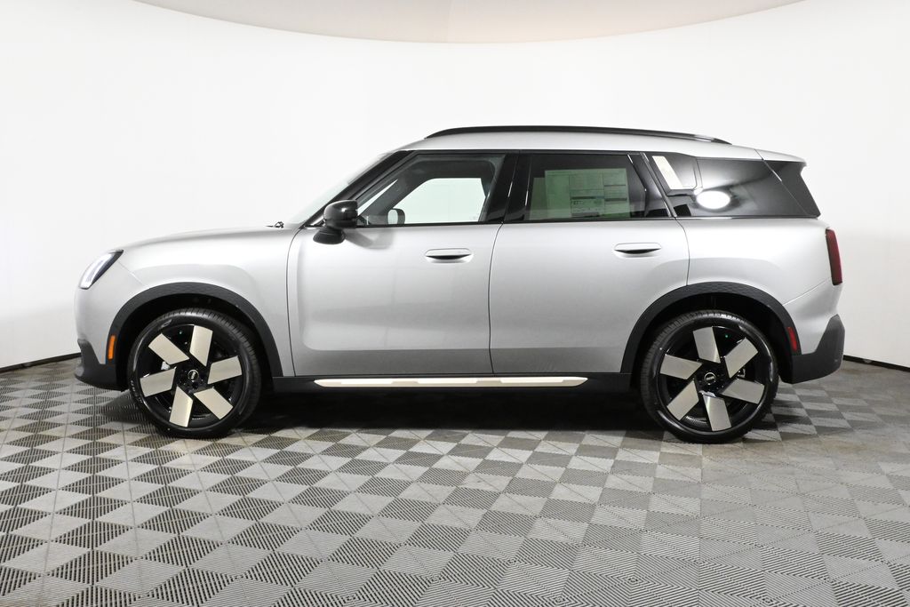 2025 MINI Cooper Countryman Base 2