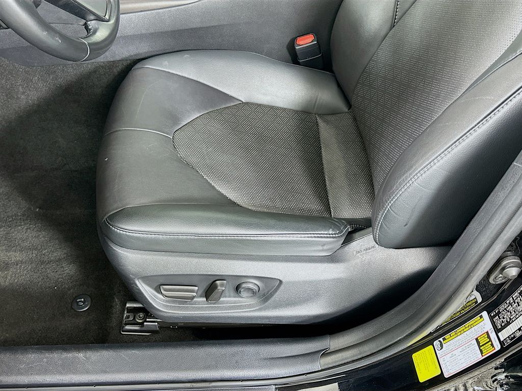 Thumbnail: 2023 Toyota Camry - 19