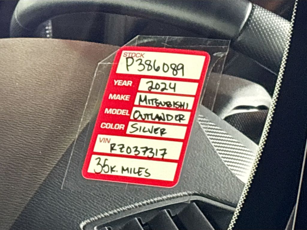 2024 Mitsubishi Outlander SE