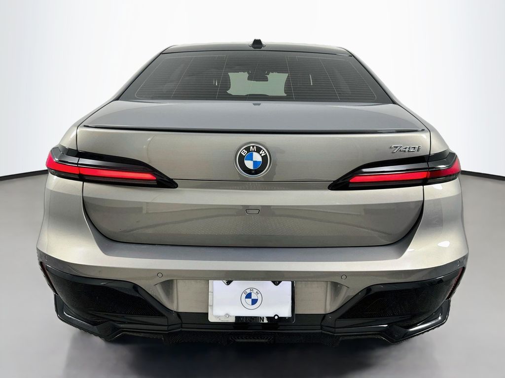 Thumbnail: 2025 BMW 7 Series - 6