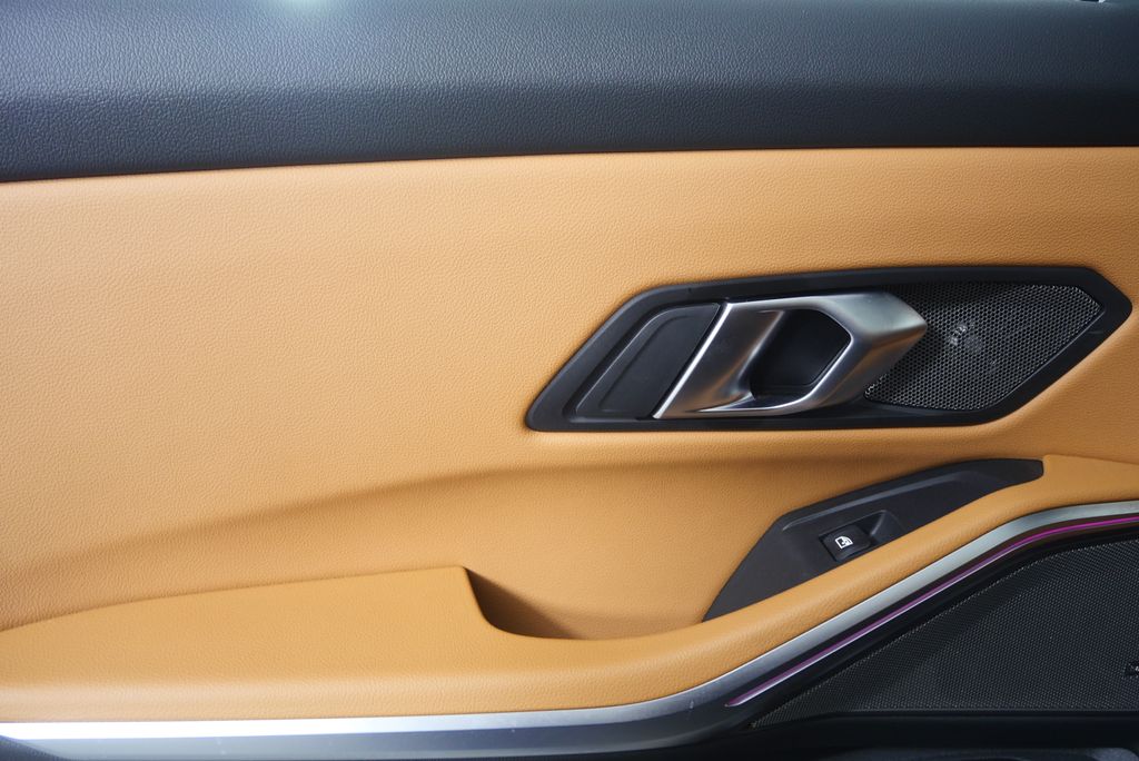 Thumbnail: 2025 BMW 3 Series - 13