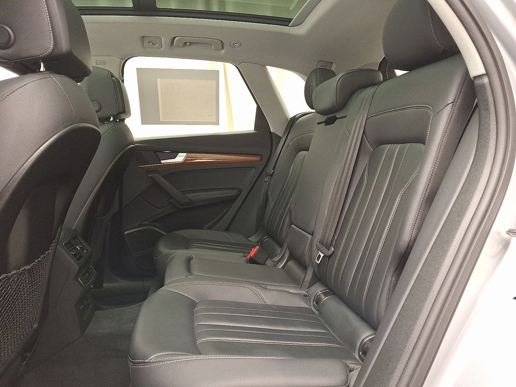 Thumbnail: 2023 Audi Q5 - 10