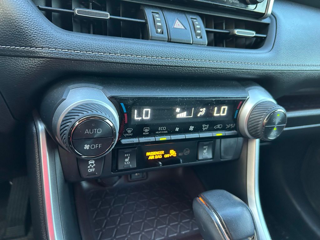 Thumbnail: 2021 Toyota RAV4 - 27