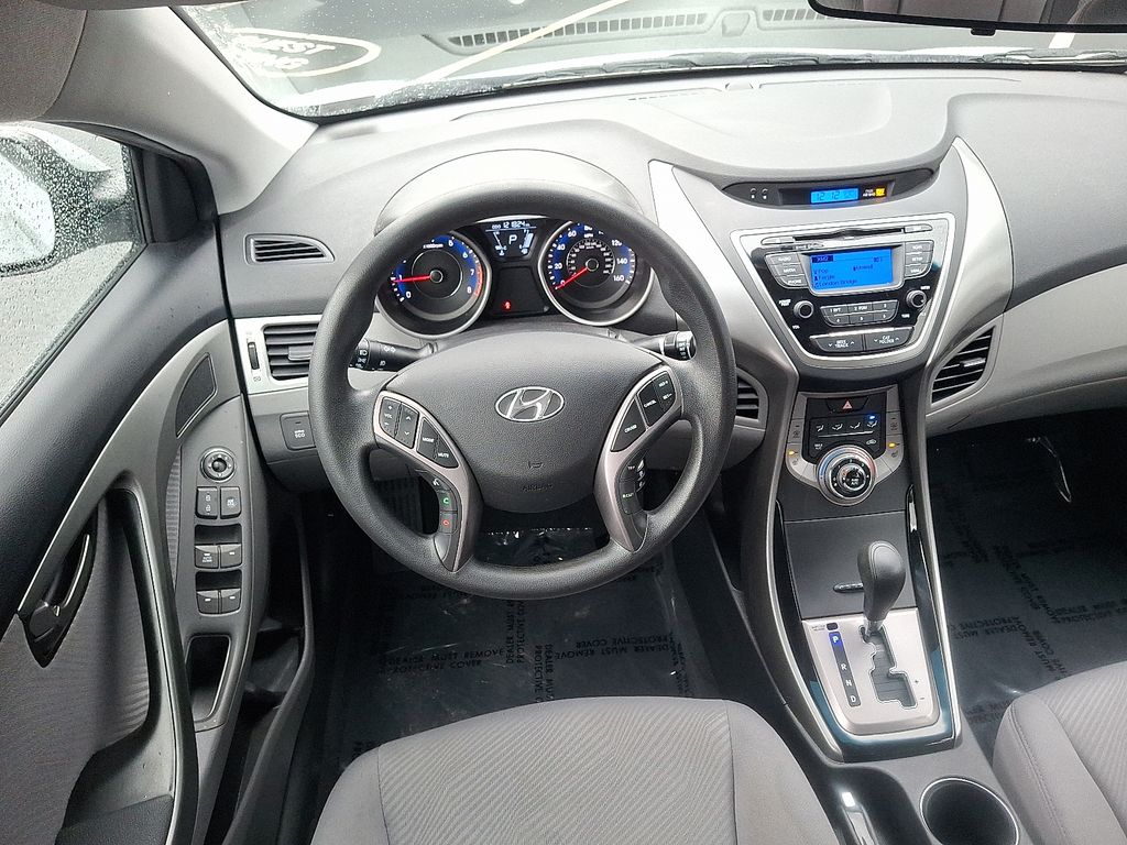 Thumbnail: 2013 Hyundai Elantra - 11