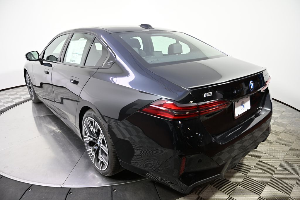 Thumbnail: 2026 BMW i5 - 3