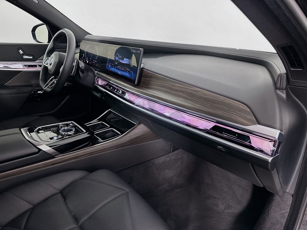 Thumbnail: 2023 BMW 7 Series - 29