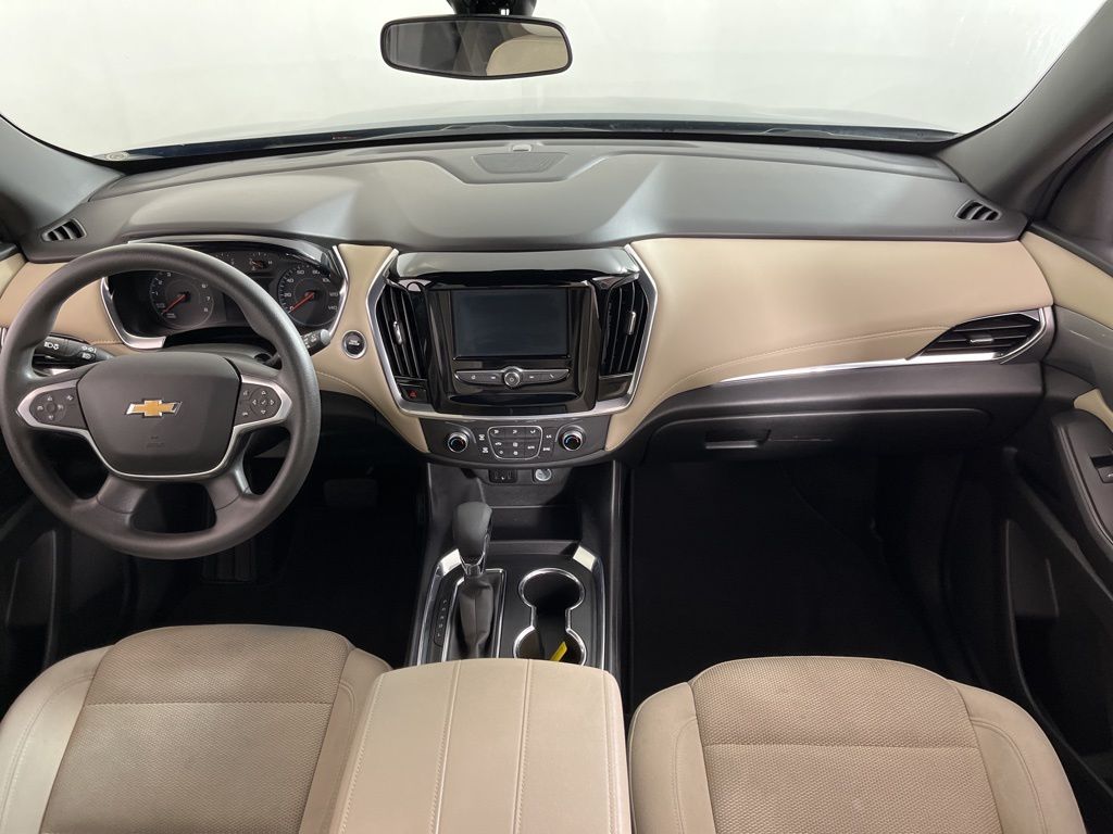 2022 Chevrolet Traverse LS 16