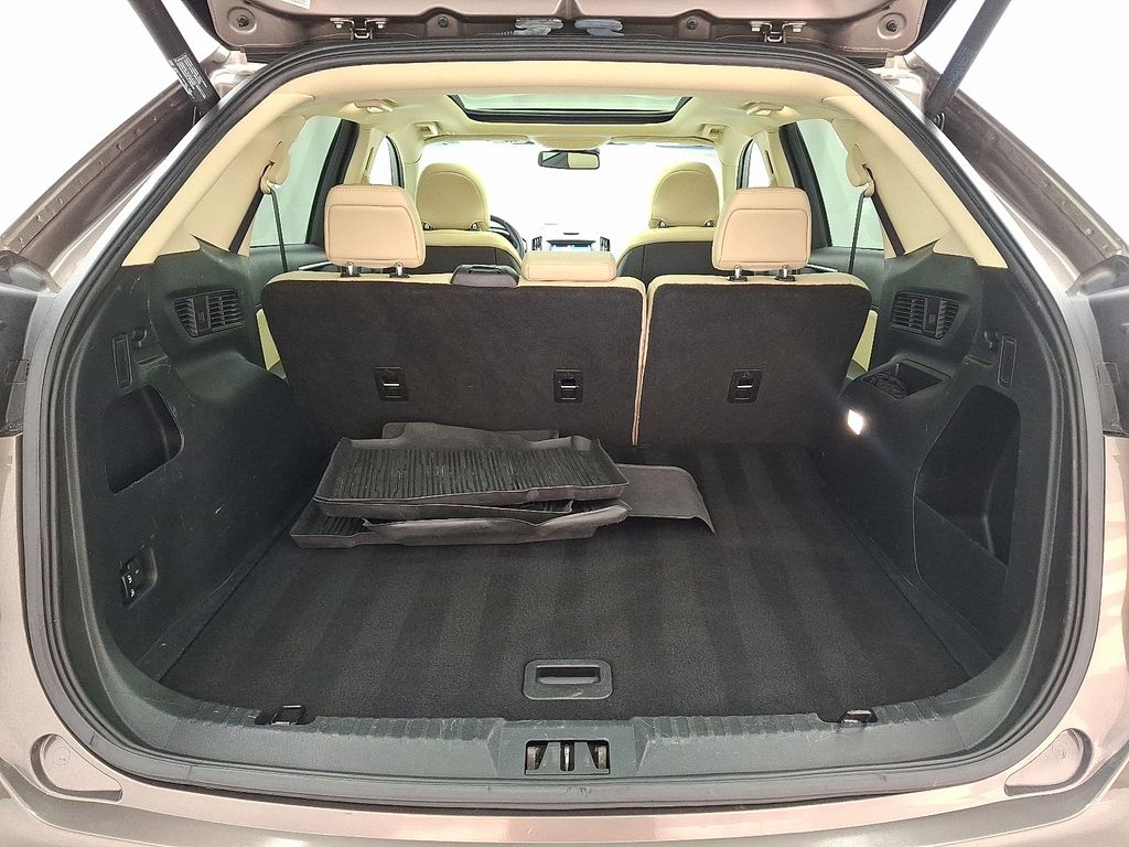 Thumbnail: 2019 Ford Edge - 28