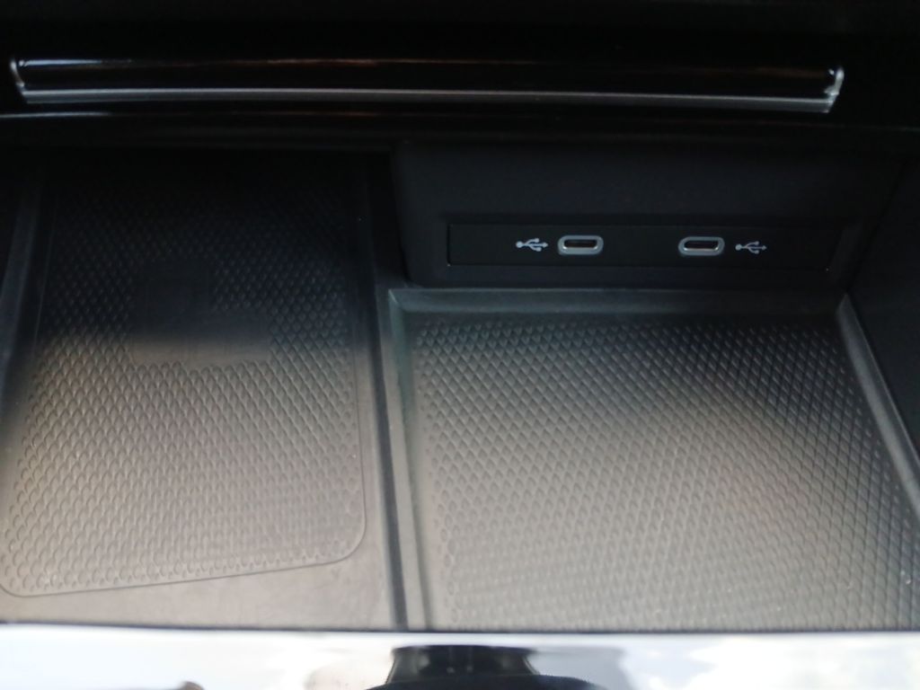 Used Car 2024 Volkswagen Atlas  2.0t Se W/technology For Sale Under $30,000 In Austin, Texas