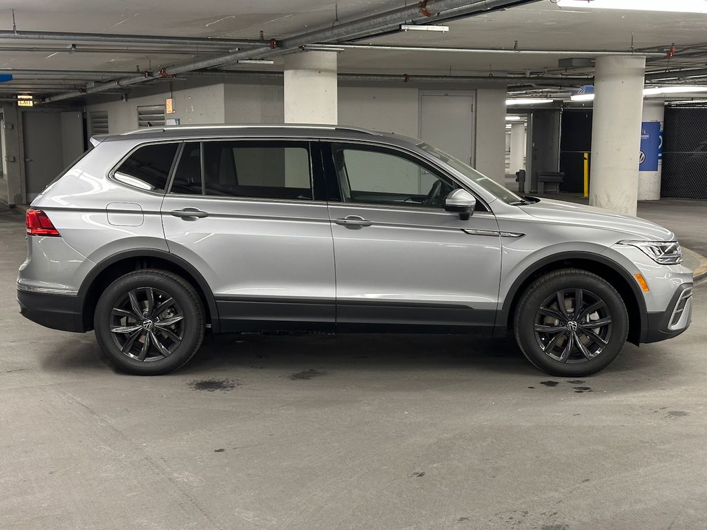 2024 Volkswagen Tiguan 2.0T SE 8