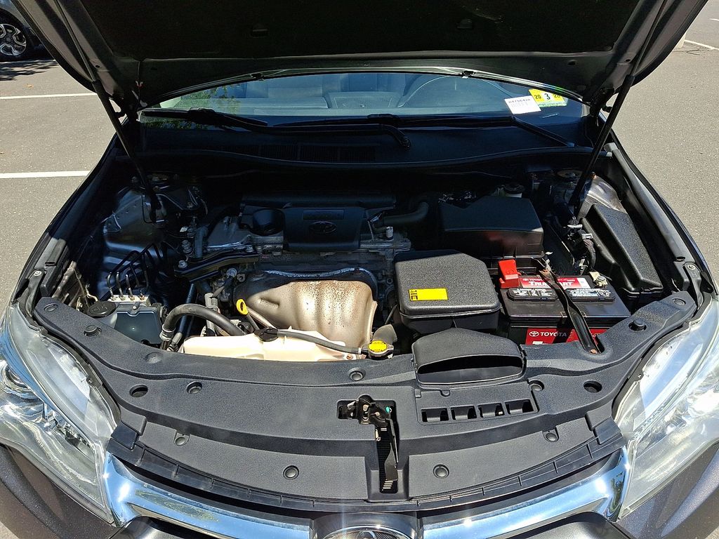 Thumbnail: 2015 Toyota Camry - 28
