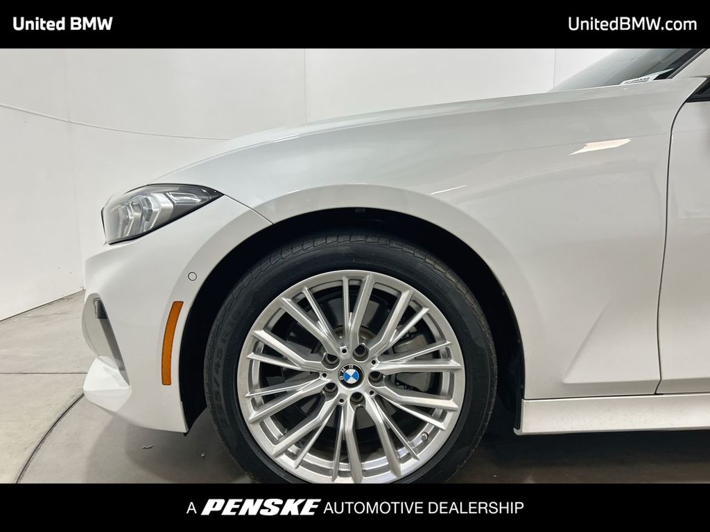 Thumbnail: 2023 BMW 3 Series - 10