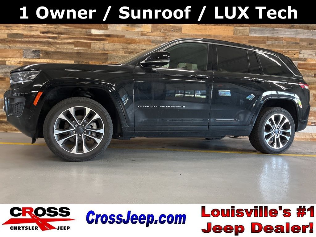 Diamond Black Crystal Pearlcoat 2022 Jeep Grand Cherokee Overland 4WD SUV / Crossover Four-Wheel Drive 8-Speed Automatic