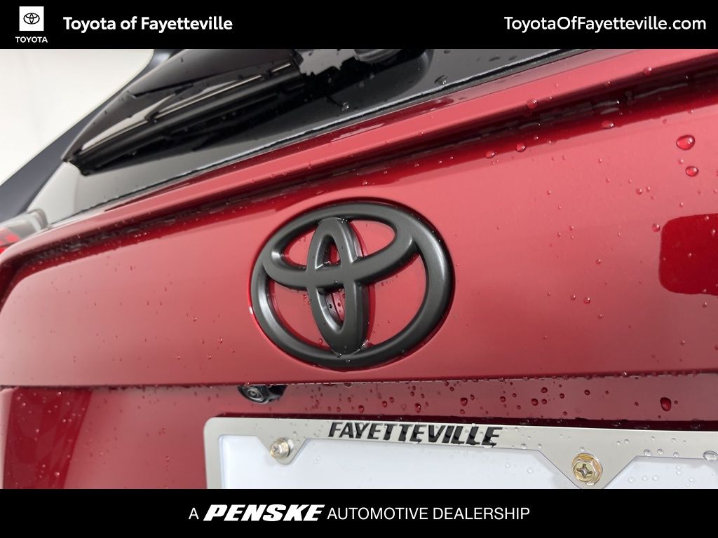 2025 Toyota RAV4 XLE Premium 18