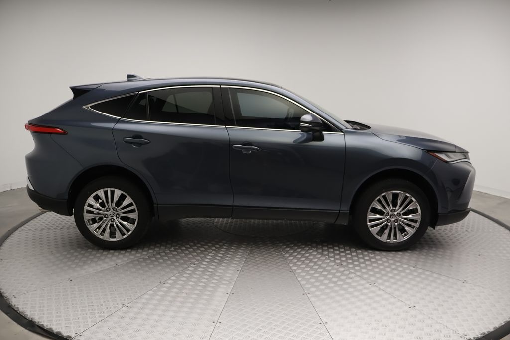 Thumbnail: 2023 Toyota Venza - 7