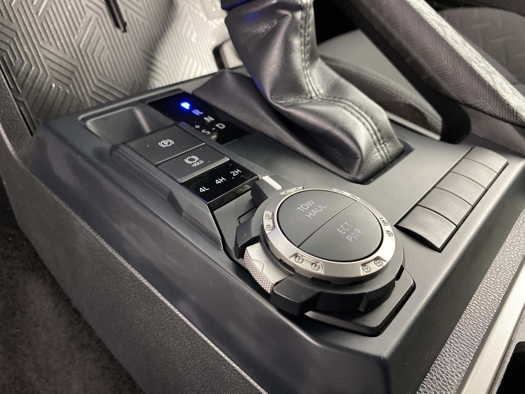 2025 Toyota Tacoma SR5 Ice - Grieco Acura - Image 23