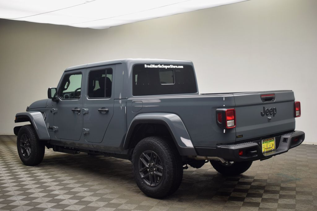 new 2026 Jeep Gladiator car, priced at $45,944